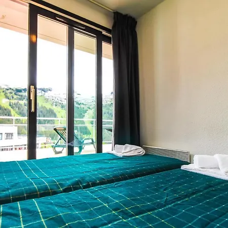 Penthouse 3-bedroom Apartment, Mountain Views, Large Terrasse, Piste Access Appartement