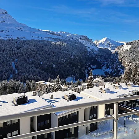 Appartement Penthouse 3-bedroom Apartment, Mountain Views, Large Terrasse, Piste Access *