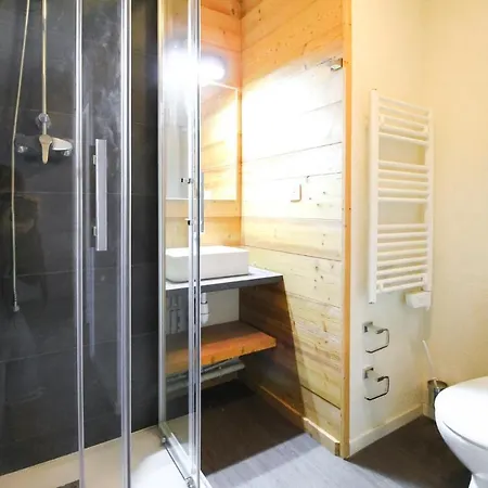 Penthouse 3-bedroom Apartment, Mountain Views, Large Terrasse, Piste Access