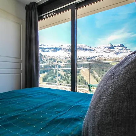 Penthouse 3-bedroom Apartment, Mountain Views, Large Terrasse, Piste Access *