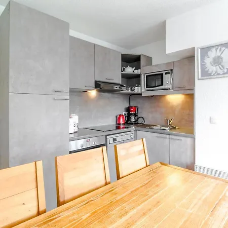 Penthouse 3-bedroom Apartment, Mountain Views, Large Terrasse, Piste Access *
