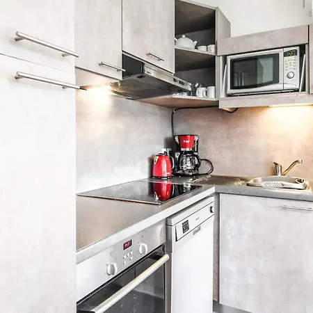 Penthouse 3-bedroom Apartment, Mountain Views, Large Terrasse, Piste Access