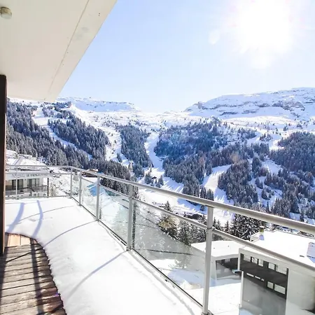 Penthouse 3-bedroom Apartment, Mountain Views, Large Terrasse, Piste Access Apartment