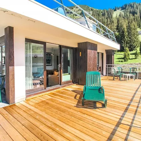 Penthouse 3-bedroom Apartment, Mountain Views, Large Terrasse, Piste Access Apartment