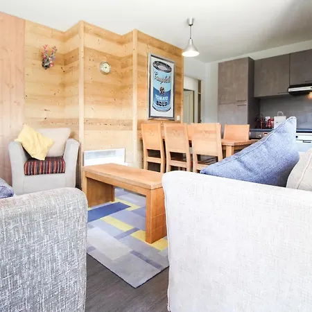 Penthouse 3-bedroom Apartment, Mountain Views, Large Terrasse, Piste Access *