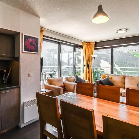 Penthouse 3-bedroom Apartment, Mountain Views, Large Terrasse, Piste Access Apartment