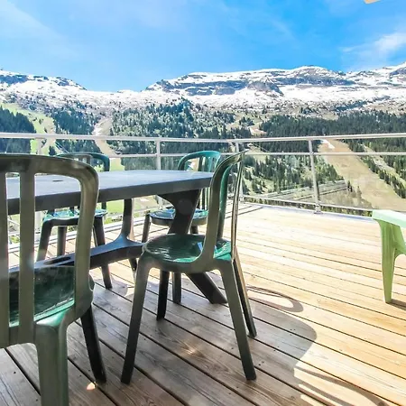 Penthouse 3-bedroom Apartment, Mountain Views, Large Terrasse, Piste Access Apartment *