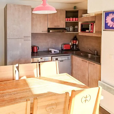 Penthouse 3-bedroom Apartment, Mountain Views, Large Terrasse, Piste Access *