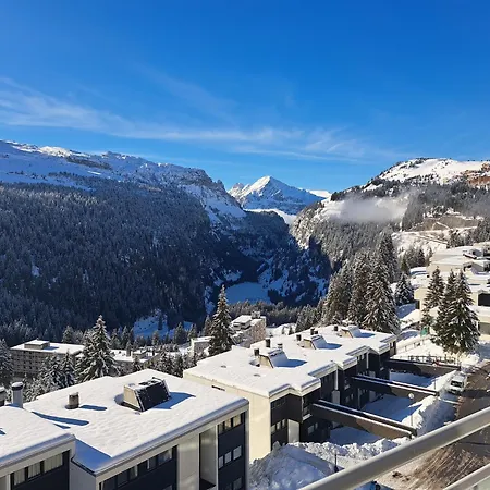 Apartment Penthouse 3-bedroom Apartment, Mountain Views, Large Terrasse, Piste Access *