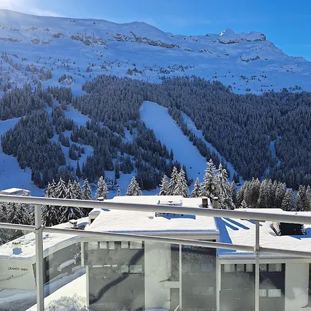 Penthouse 3-bedroom Apartment, Mountain Views, Large Terrasse, Piste Access Apartment Flaine